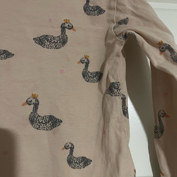 $9 ADD ON Long Sleeve Swan Tshirt Zara 18-24 Tee H&M Quincy Mae Rylee and Cru - Picture 2 of 5